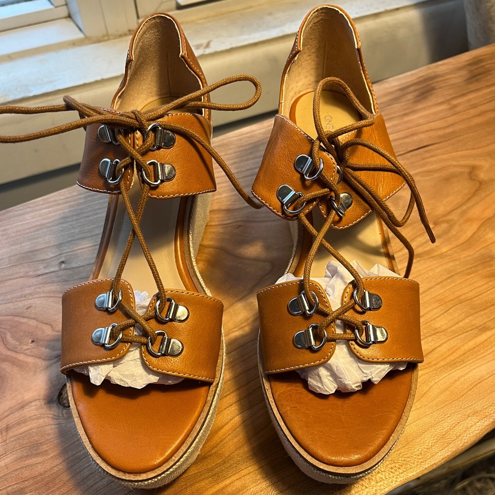 Canvas by Lands End. Size 8 vegan honey PU leather, canvas wrap on platform base